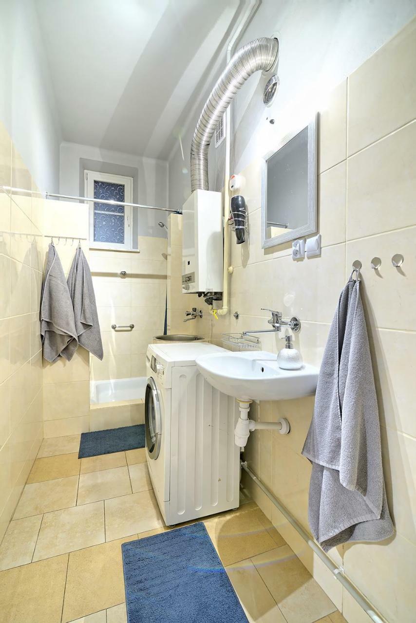 Luxury Retro Apartment, City Center, Wifi Krasków Eksteriør bilde